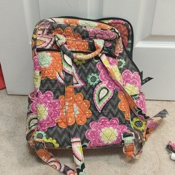 Back back - Picture 4 of 4